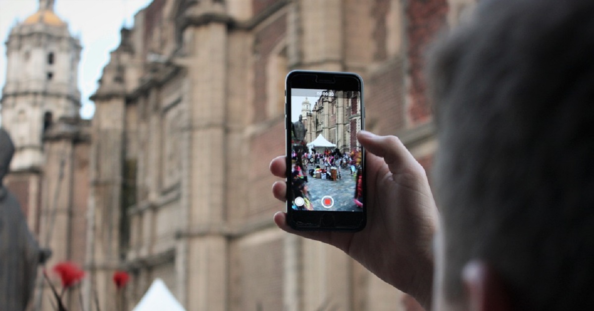 Social network e adolescenti. Postare tutto può essere una patologia. Peggiorata dopo il lockdown