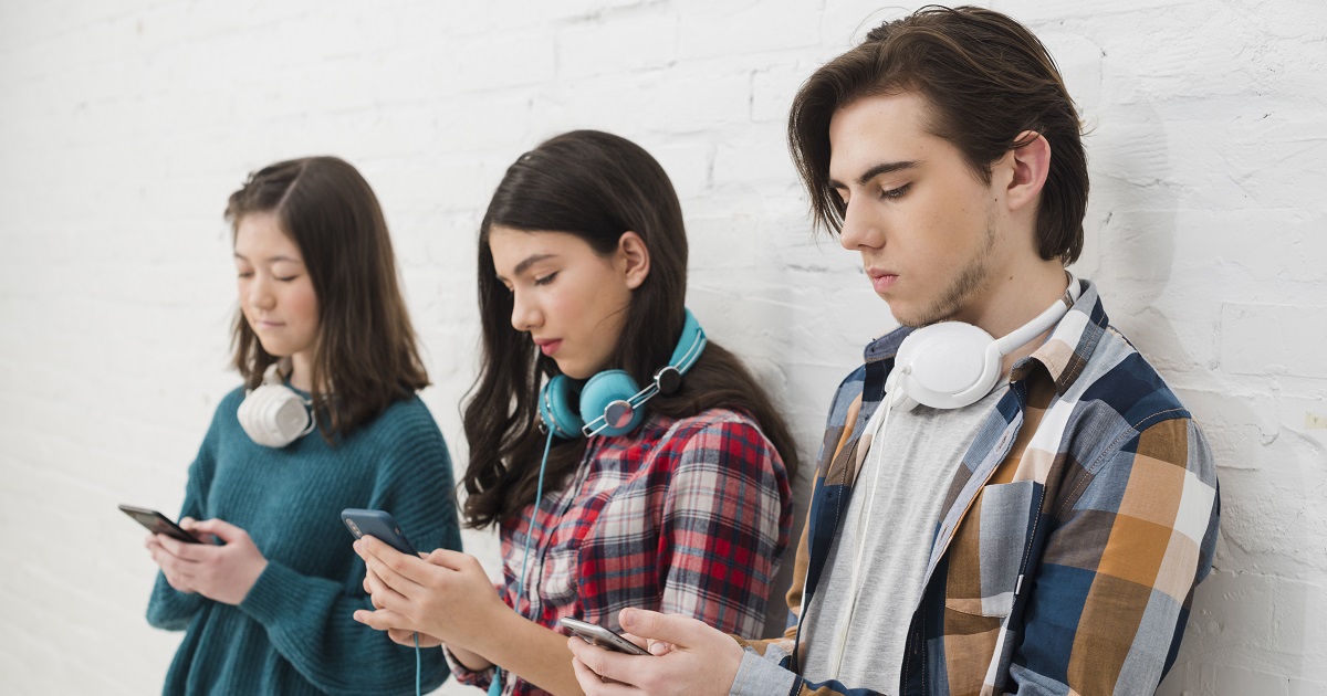 È lecito spiare il telefonino dei figli? Secondo il Tribunale di Parma sembra proprio di si!