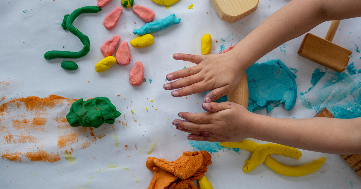 Fame di Mamma. Con il pongo tra fantasia e sogni: quando imparare significa creare