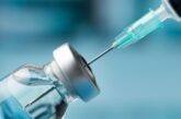 Approvato finalmente il nuovo vaccino Covid contro Omicron. Cosa deve fare chi è già stato vaccinato?