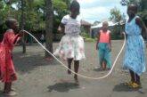 Congo. La gioia di un pomeriggio di giochi al di fuori dell’orfanotrofio