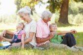 Vorremo avere dei figli, ma se i nonni non vanno in pensione, come facciamo?