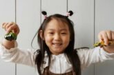 Tra le famiglie sospese della Cina: nostra figlia continua a crederci (2)