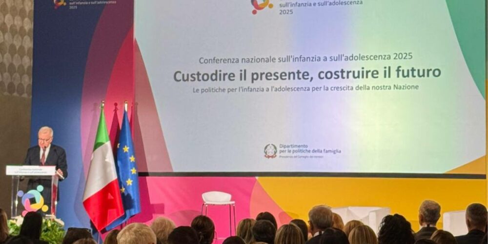 Sergio Mattarella alla conferenza su infanzia e adolescnza. Un momento di confronto anche sul tema delle famiglie