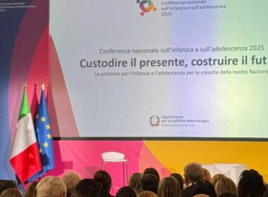 Sergio Mattarella alla conferenza su infanzia e adolescnza. Un momento di confronto anche sul tema delle famiglie