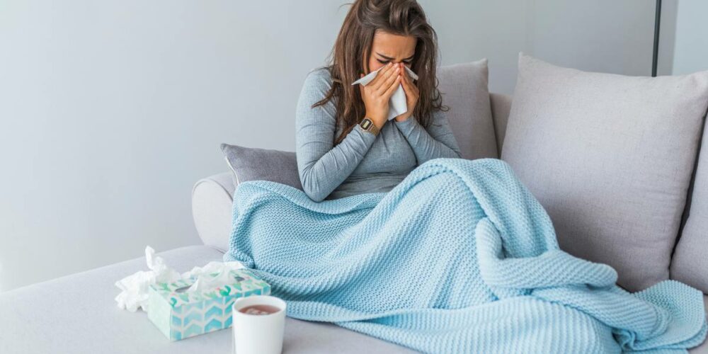 L'influenza 2025 2026 si annuncia particolarmente aggressiva e con sintomi più contagiosi