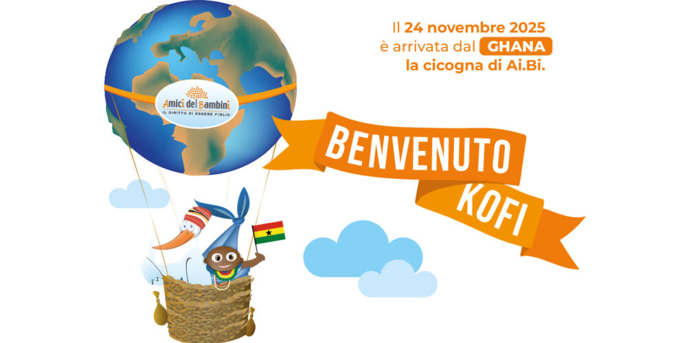 La cicogna di Ai.Bi. porta dalla sua nuova famiglia il piccolo Kofi, grazie all'Adozione Internazionale
