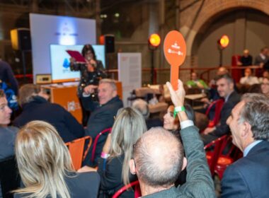 Sabrina Ganzer tiene l'asta de Il BELLO che fa BENE