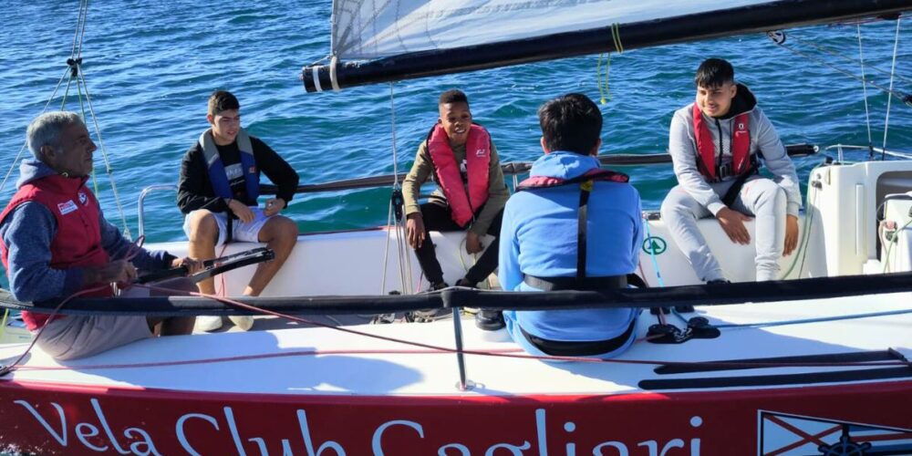 I ragazzi del progetto Conoscersi, in barca a vela