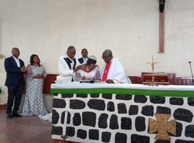 Il matrimonio d Jackson, sostenuto dal progetto “Adotta a distanza i bambini di un orfanotrofio” in Repubblica Democratica del Congo