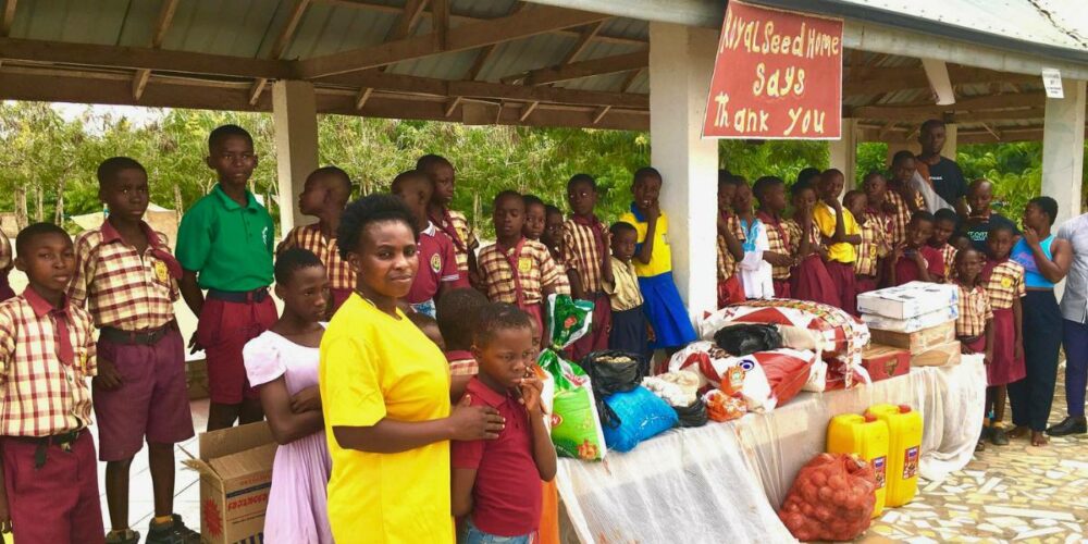 Consegna cibo ai bambini del Royal Seed Orphanage (RSO) in Ghana