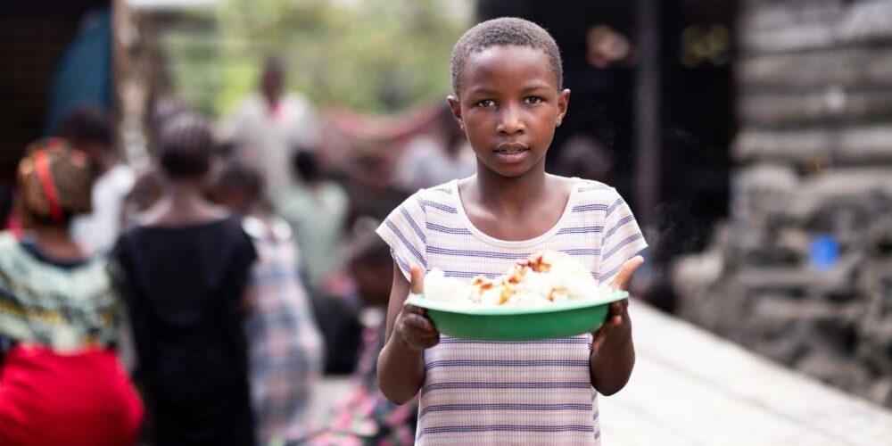 Scatto della mostra fotografica all'ITET di Cassandro Nervi Fermi di Barletta sul progetto sostenuto dalla Regione Puglia in Repubblica Democratica del Congo