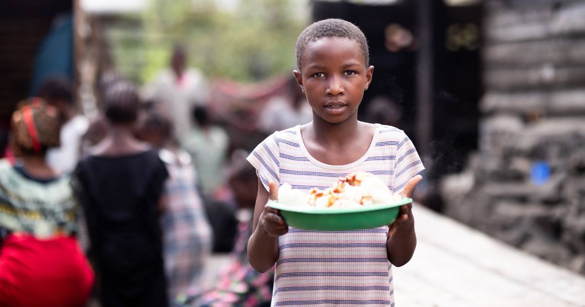 Scatto della mostra fotografica all'ITET di Cassandro Nervi Fermi di Barletta sul progetto sostenuto dalla Regione Puglia in Repubblica Democratica del Congo