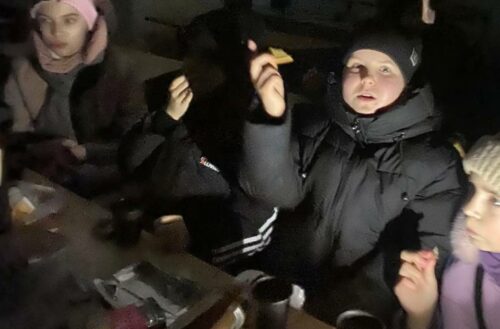 Bambini ucraini cercano riparo al freddo e al buio. Le difficoltà che vivono i minori dopo 4 anni di guerra in Ucraina