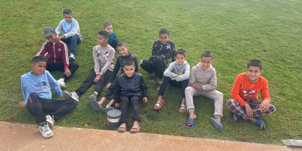 bambini del cengro Akkarì, in Marocco, che grazie all'accoglienza in orfanotrofio possono pensare a un futuro differente