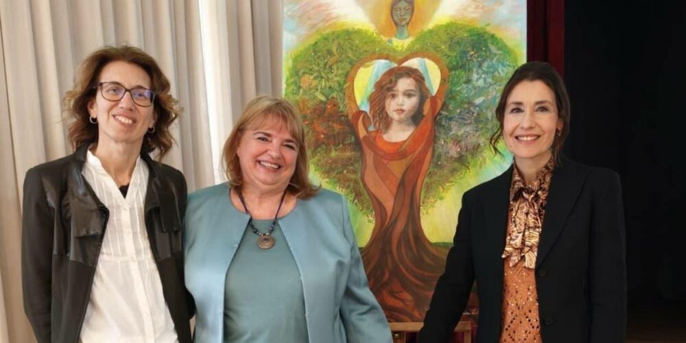 Claudia Koll durante gli incontri tenutisi a Bolzano, organizzati da Ai.Bi. Amici dei Bambini nel contesto del progetto C.A.S.A. promosso dal Forum delle Famiglie