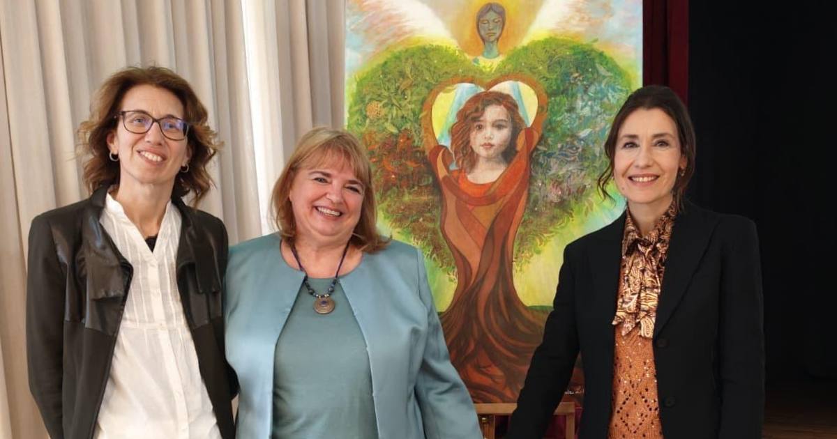 Claudia Koll durante gli incontri tenutisi a Bolzano, organizzati da Ai.Bi. Amici dei Bambini nel contesto del progetto C.A.S.A. promosso dal Forum delle Famiglie