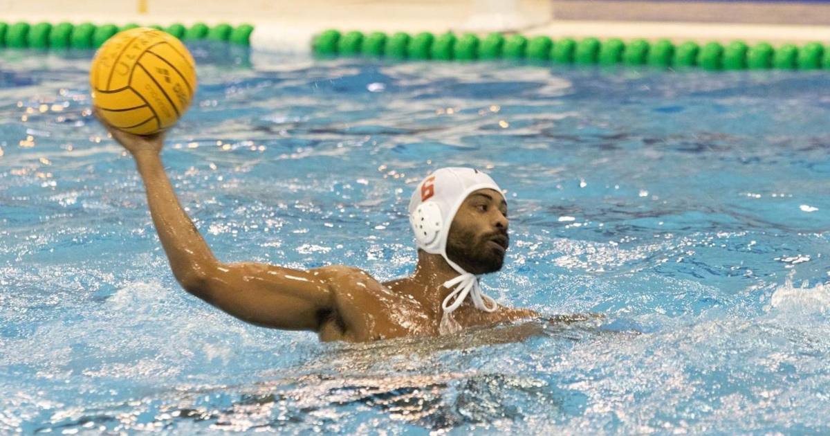 Daniel Gallozzi in azione durante una partita di pallanuoto con la Rari Nantes Salerno