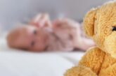 Cinisello Balsamo, neonato abbandonato in un sacchetto: è fuori pericolo