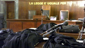 aula-tribunale 350