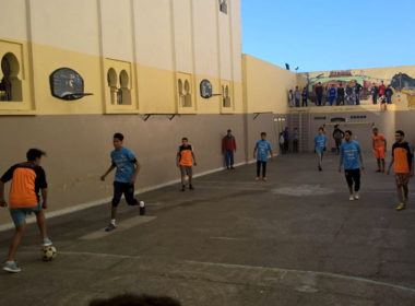 marocco. In tempo di Campionati Mondiali, come non fare una bella partita di calcio con i bambini del Sidi Bernoussi?