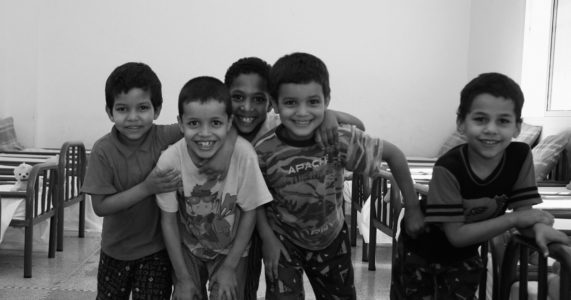 marocco. il coro di bambini sorprende l'uditorio