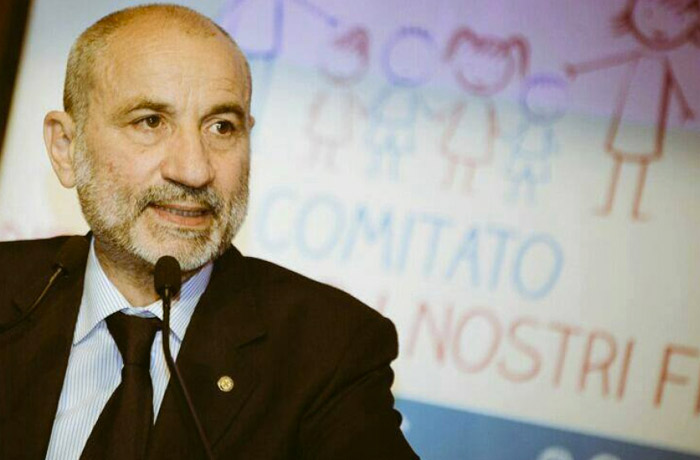 famiglia, Gandolfini contro il "falso in atto pubblico" del sindaco di Torino Appendino