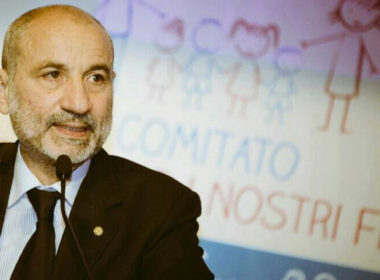 famiglia, Gandolfini contro il "falso in atto pubblico" del sindaco di Torino Appendino