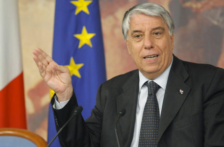 adozione internazionale, rilancio della CAI per onorevole Giovanardi