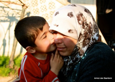 mamma bambino siriano