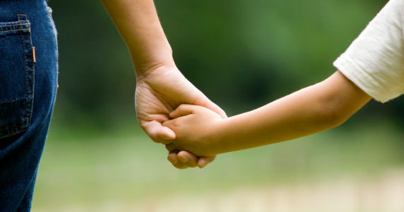 adozione, è una cosa meravigliosa "perchè posso festeggiare il compleanno con una mamma e un papà"