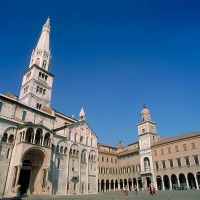 modena_011_duomo_piazza_grande200