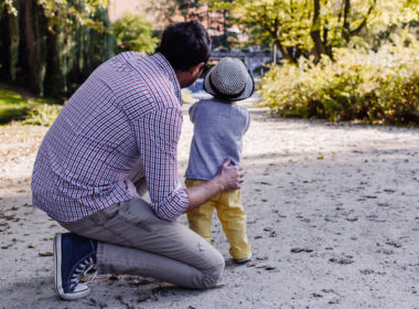 famiglia, il congedo obbligatorio per i papà nel 2018 passa a 4 giorni