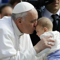 papa-francesco-bambino350