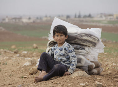 siria. Altri 10mila sfollati fuggono dalle bombe: Ai.Bi. sul terreno per dire 'Non Lasciamoli Soli'