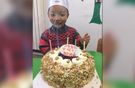 cina, che torta di compleanno per Xiao Jing!